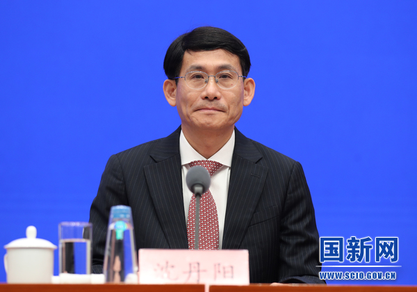 中共海南省委常委、海南省人民政府常务副省长沈丹阳_large.jpg